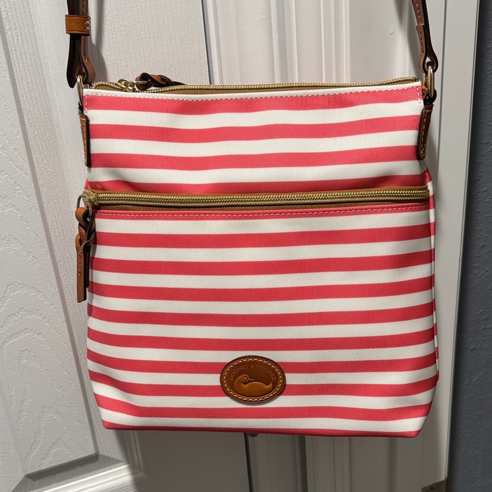 🆕 Dooney & Bourke Coral and White Striped Crossbody Bag